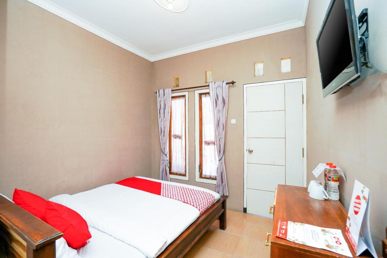 Oyo 1087 Homestay Potato House Бромо Экстерьер фото