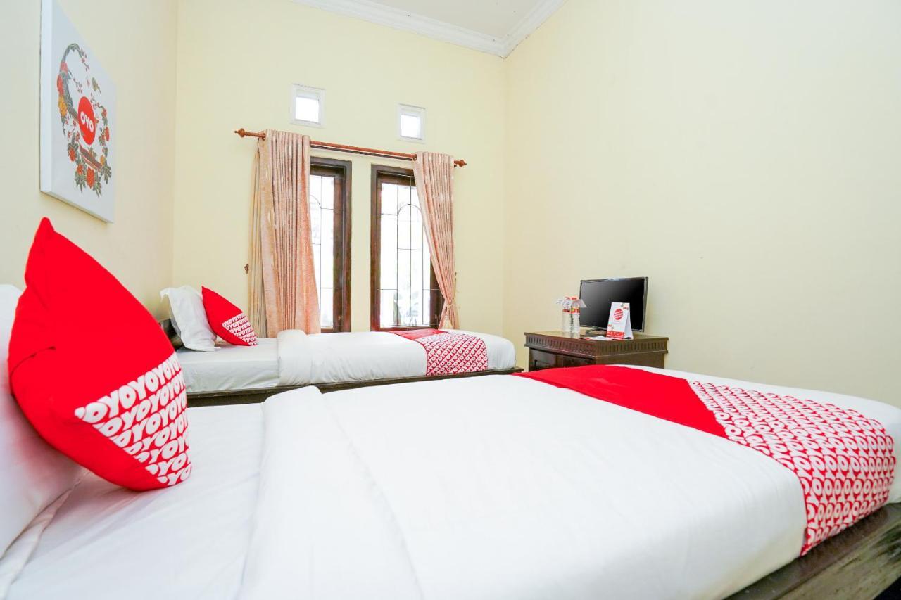 Oyo 1087 Homestay Potato House Бромо Экстерьер фото