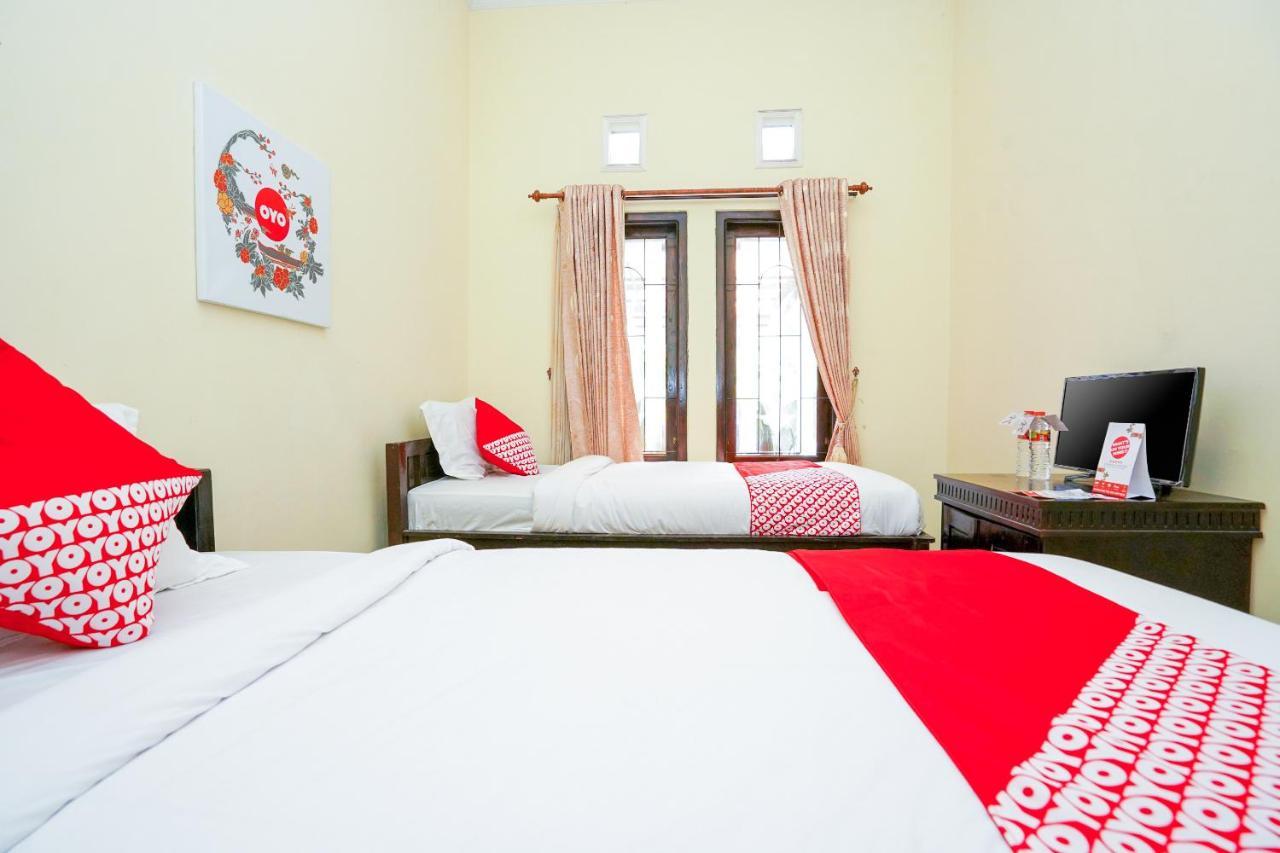 Oyo 1087 Homestay Potato House Бромо Экстерьер фото